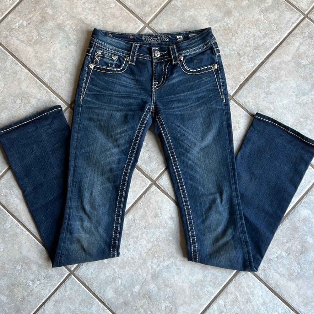 Miss Me Signature Rise Slim Boot jeans size W26 with an inseam of 37